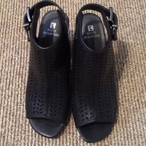 WHITE MOUNTAIN BLACK BLOCK HEEL PEEP TOE SHOES.